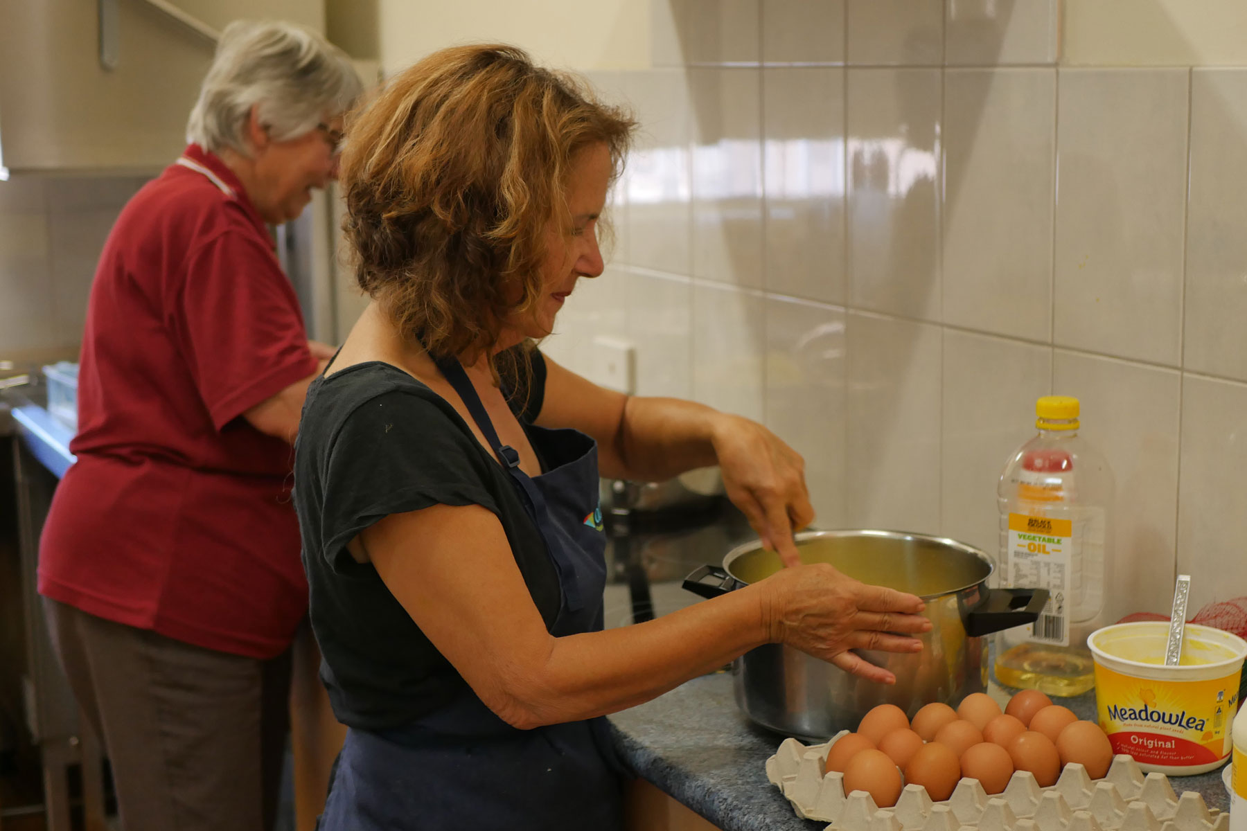 Home-cooked meals have been delivered to more than 700 homes of people who suffered losses in the fires in the Adelaide Hills.