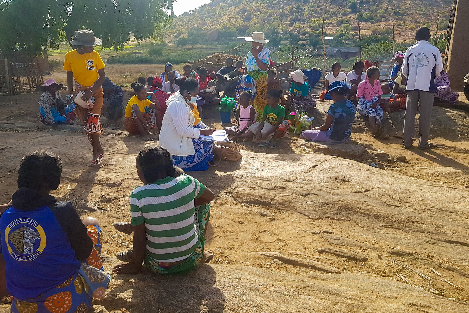 People gather to receive drought relief assistance in Mananovy, Betroka Synod. Photo MLC