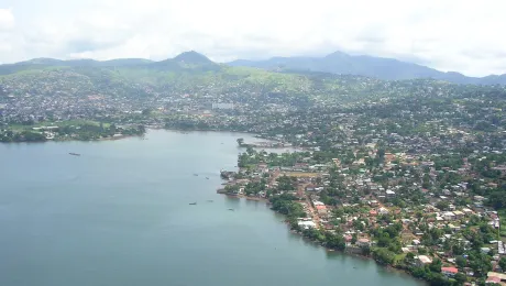 Freetown from above. Photo: David Hond. 