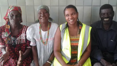 Drought relief worker and Onangholo residents, northwestern Namibia. Photo: LWF/UCC Hartmut Diehl