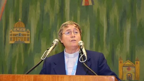 Canon Alyson Barnett-Cowan brings greetings from the Anglican Communion. Â© LWF/Maximilian Haas