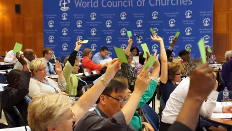 Council members vote on a recommendation. Â© LWF/S. Gallay