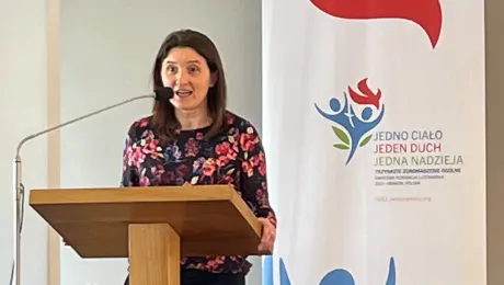 Anna WrzesiÅska, Chairperson of the Local Assembly Planning Committee (LAPC), speaks to the synod of the Evangelical Church of the Augsburg Confession in Poland (ECACP). Photo: Agnieszka GodfrejÃ³w-TarnogÃ³rska