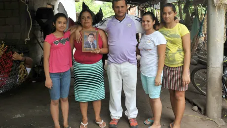 Pabla, 19 (fourth from the left), experienced as a child how her father left for the US and stayed there 4 years with close to no contact to his family. When he returned, he was a stranger to her. Now her oldest brother has gone to the US and was kidnapped on the way. Photo: LWF/ C. KÃ¤stner