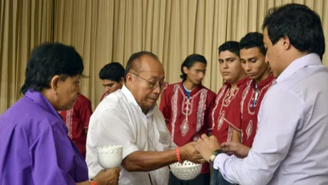 Bishop Medardo E. GÃ³mez Soto (middle), seen here at the 2013 LAC church leadership conference in Nicaragua, invited churches in Latin America and the Caribbean for prayers of solidarity as the Salvadoran Lutheran Church's Pastoral Initiative for Life and Peace program appeals for peace in El Salvador. Photo: LWF/Hellen RÃ­os