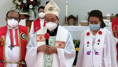 Bishop Medardo GÃ³mez Soto delivers a message on the thirtieth anniversary of the El Salvador Peace Accords. He said that people should remember history, so that we never forget or repeat the violence against the most vulnerable in society. Photo: Rafael Menjivar/ILS