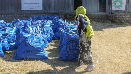 Mothers lined up to receive the household kits provided by LWF Ethiopia at convenient child safe distribution sites. Photo: LWF Ethiopia