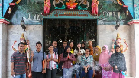 Participants visit the Kuil Shri Mariamman temple, Medan. 2017. Photo: A. Yaqin