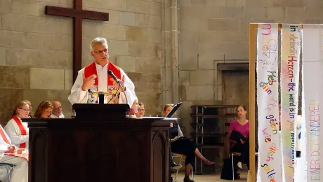 LWF General Secretary Rev. Dr Martin delivers the sermon at the eucharistic service for the 500th anniversary of the Reformation and 50 years of the Federation of Lutheran Churches in Switzerland and the Principality of Liechtenstein. Photo: LWF/A. Danielsson