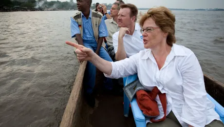 Cornelia FÃ¼llkrug-Weitzel on a boat trip on the Congo River, Democratic Republic of Congo, 2010. Photo: Christoph PÃ¼schner/Brot fÃ¼r die Welt