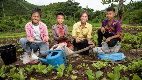 In Laos, thanks to a joint project by LWF and Brot fÃ¼r die Welt, villagers use natural compost techniques to do their vegetable gardening. Photo: Thomas Lohnes