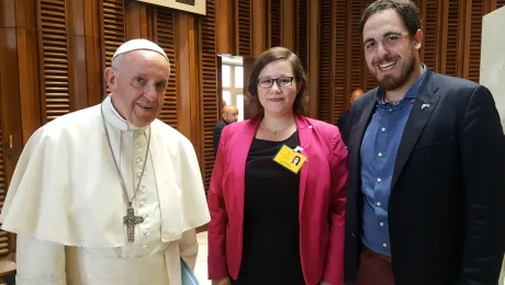 From left to right: Pope Francis, LWF Council member Julia Braband and Thomas Andonie, Chairperson of the Federation of German Catholic Youth (BDKJ). Photo: LWF / Julia Braband