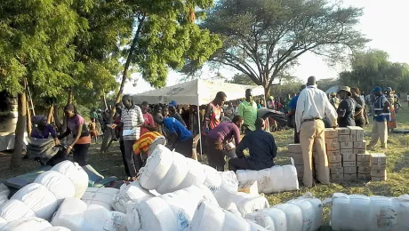 Queuing for distribution of non-food items in Kakuma. Photo: LWF/DWS Kenya-Djibouti