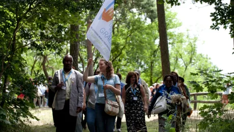 Pilgrims on the way from Coswig to Wittenberg. Photo LWF/Marko Schoeneberg