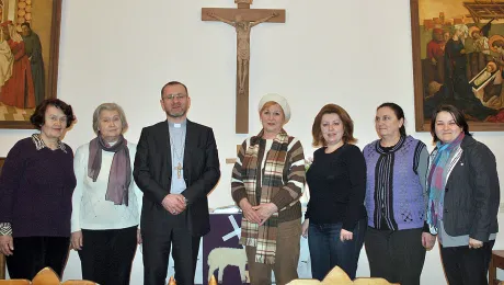 Bishop Serge Maschewski with members of the congregation in Simferopol. Photo: GELCU/Jevgenija Donetzkaja