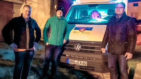 Felix Kalbe (center) takes medical supplies to Lviv in Ukraine as a volunteer driver. Photo: privateÂ 