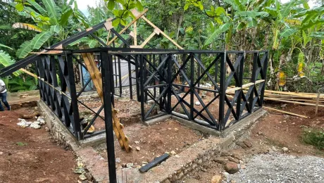 Constructing hurricane and earthquake resistant homes is part of LWF Haiti’s long-term recovery projects that compliment disaster risk reduction efforts. Photo: LWF Haiti