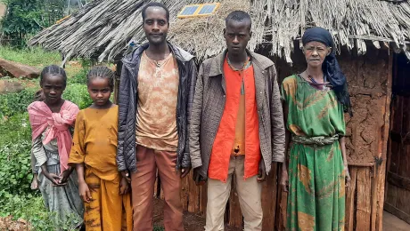 The Muhamed family in front of their home: Shabu Muhamed 13, Yasmin Muhamed 10, Mudeser Muhamed 16, Ukasha Muhamed 18, and Rukiya Mohamed 55 (left to right). Photo: LWF/ S. Gebreyes