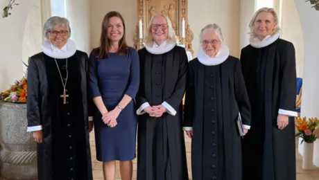 Celebrating 75 years of women in the ordained ministry: (from left) Bishop Marianne Gaarden, Denmark’s Minister for Church Affairs Louise Elholm Schack, hospital chaplain and member of the anniversary committee Birthe Friis, Pastor Emeritus Jette Walther Birk and Provost Anne Birgitte Reiter. Photo: Marlene Laursen 