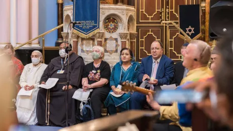 Interfaith service in Garnethill Synagogue, Glasgow, held on the opening day of the United Nations climate change conference COP26 with representatives from more than ten different religions. Photo: LWF/Albin Hillert