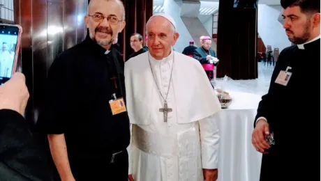 El pastor Nicolau Nascimento de Paiva junto al Papa Francisco en uno de los tramos del encuentro. Foto: Archivo personal Nicolau Paiva.