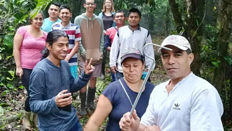 Cerca de treinta personas , entre mujeres y hombres, adultos y jóvenes, se capacitaron para atender situaciones de emergencias. Foto: ilco.cr