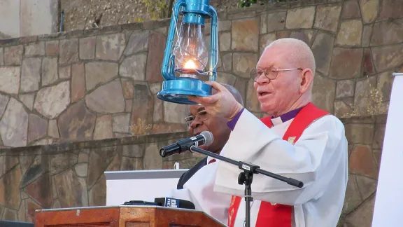 LWF Council member Bishop em. Dr Zephania Kameeta raised a lit latern, saying the âhot phaseâ of Assembly preparations had begun. Photo: DNK/LWB, F. HÃ¼bner