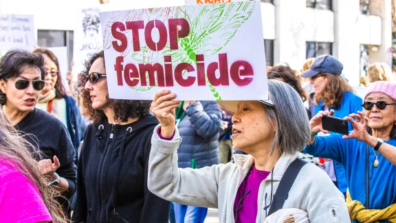 Participants at a women's march in Oakland in 2019. Photo: Thomas Hawk (CC-BY-NC)