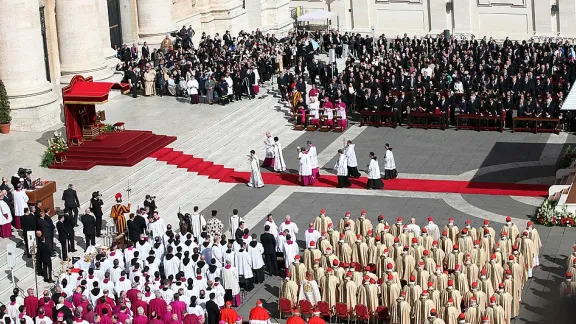 LWF President Bishop Dr Munib A. Younan and General Secretary Rev. Martin Junge attended the inauguration mass of the pontificate of Pope Francis at the Vatican. Â© Miguel Ãngel Romero/Presidencia de la RepÃºblica del Ecuador (Creative Commons Non-Commercial Share-Alike)