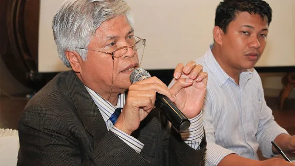 Rev. Nelson Siregar, head of the diakonia department of the Protestant Christian Batak Church in Indonesia addresses the LWF consultation. Â© LWF/Anto Akkara