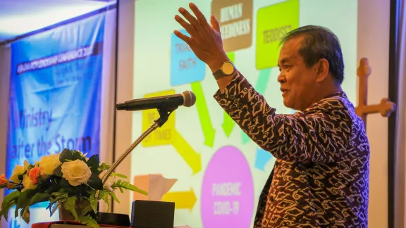 Bishop Tuhoni Telaumbanua of the Protestant Christian Church (BNKP) in Indonesia leads reflections on post-pandemic ministry at Asia Church Leadership Conference in Bangkok. Photo: J.C. Valeriano