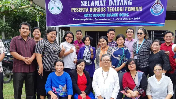 Pastors and evangelists at a crisis drop-in center, run by the Simalungun Protestant Christian Church (GKPS) in Indonesiaâs North Sumatra province. Photo: LWF/P. Hitchen