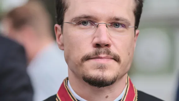 Dietrich Brauer, Erzbischof der Evangelisch-Lutherischen Kirche Russlands (ELKR), wurde mit dem Großen Verdienstkreuz der Bundesrepublik Deutschland ausgezeichnet. Foto: Deutsche Botschaft Moskau/Nikita Markov