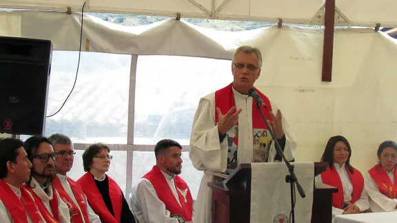 LWB Generalsekretär Martin Junge predigt bei Reformationsfeierlichkeiten in Kolumbien. Foto: IELCO