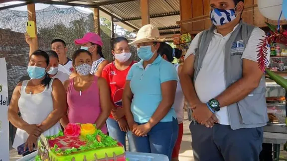 The sales stand of the Grupo de Mujeres de las Mercadas Campesinas in la Yuca village. All photos: LWF Colombia