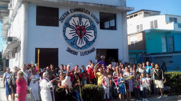 A congregation of new LWF member church the United Evangelical Church in Cuba Lutheran Synod meets in Santiago de Cuba. The church has more female ordained leaders than male. Photo: United Evangelical Church in Cuba Lutheran Synod