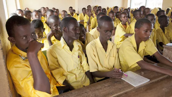 Schülerinnen und Schüler in einem Klassenzimmer in Dadaab. Foto: LWB/DWS Kenya-Djibouti