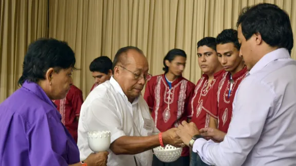 Bishop Medardo E. GÃ³mez Soto (middle), seen here at the 2013 LAC church leadership conference in Nicaragua, invited churches in Latin America and the Caribbean for prayers of solidarity as the Salvadoran Lutheran Church's Pastoral Initiative for Life and Peace program appeals for peace in El Salvador. Photo: LWF/Hellen RÃ­os