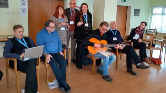 Participants at the LWF Workshop People on the Move â Bridges or Walls?, singing the Santa Lucia Song. December 2018 in Sibiu Romania. Photo: David Lin