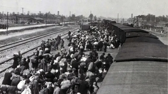 Deported Jews arrive at the concentration camp of Auschwitz / Birkenau / 1944. Credit: Fortepan / Lili Jacob