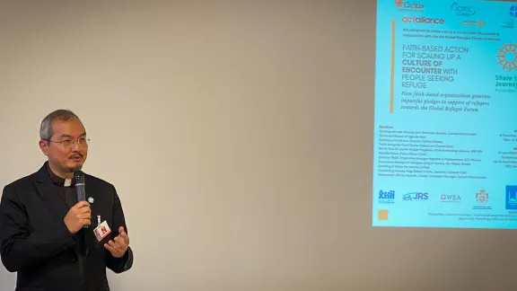  Rev. Dr Sivin Kit, LWF Program Executive for Public Theology and Interreligious Relations speaking at a Global Refugee Forum side event on scaling up a culture of encounter with people seeking refuge, held in Geneva. Photo:: LWF/A. Danielsson