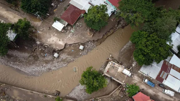 In Honduras, the LWF member church and World Service program worked jointly to provide humanitarian response during the Eta and Iota hurricanes in 2020. Photo: LWF/Sean Hawkey