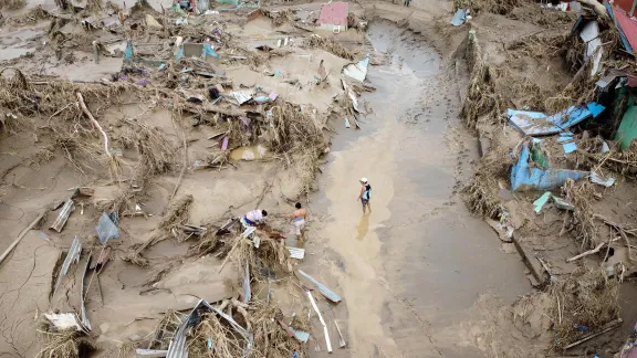 In Honduras, Chamelecón, San Pedro Sula, verursachten die Hurrikane Eta und Iota kürzlich Zerstörungen an Häusern und Infrastruktur, deren Wiederherstellung Jahre dauern wird - ein Beispiel für die katastrophalen Auswirkungen des Klimawandels auf gefährdete Gemeinden. Foto: Sean Hawkey / Life on Earth