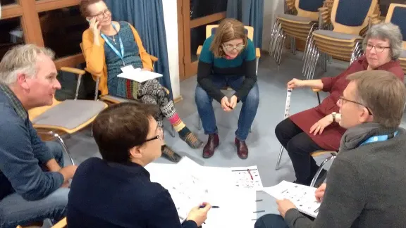 Teilnehmende am Workshop „Konvivenz schaffen: Leben aus dem Glauben in einem von wachsender Vielfalt geprägten Europa“, der in Balatonszárszó (Ungarn) stattfand. Foto: LWB/I. Lukas