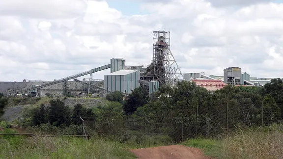 Headframe of the Cullinan Diamond Mine (formerly the Premier Mine), Cullinan, South Africa, February 2006. Credit: NJR ZA via Wikimedia Commons, licence CC-SA