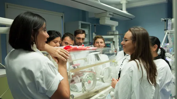 Ausbildung für Pflegepersonal in der Entbindungsstation des „Ospedale Evangelico Betania“ in Neapel, Italien. Foto: Michele Attanasio