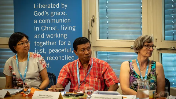 Teilnehmende am 3. Internationalen Seminar für Laien in Leitungspositionen: Mabel Ngee-Fui Ho (Malaysia), Melkion Panjaitan (Indonesien) and Anna Unruh-Lungfiel (Deutschland). Foto: LWB/S. Gallay