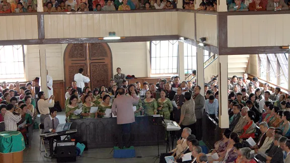 Worship in an Indonesian Lutheran congregation. Photo: HKBP/Fernando Sihotang