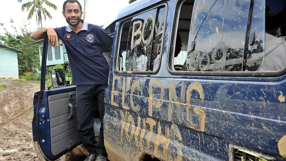 In visiting congregations with youth ministries, Reuben Mete often ventures off the beaten paths. Photo: LWF/ M. Renaux