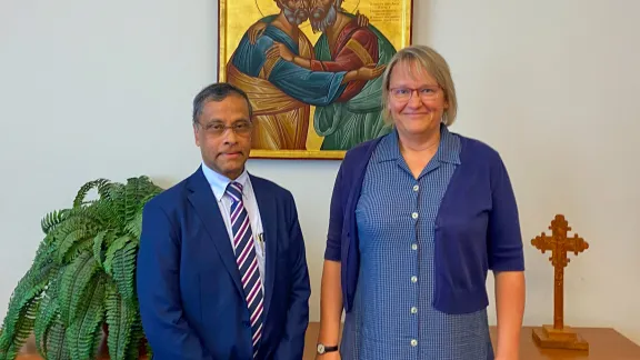 Die Direktorin der LWB-Abteilung für Weltdienst, Maria Immonen, und der Generalsekretär des Caritas-Netzwerks, Aloysius John. Foto: LWB/A. Danielsson